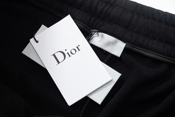 ブランドハーフパンツ背面デザイン